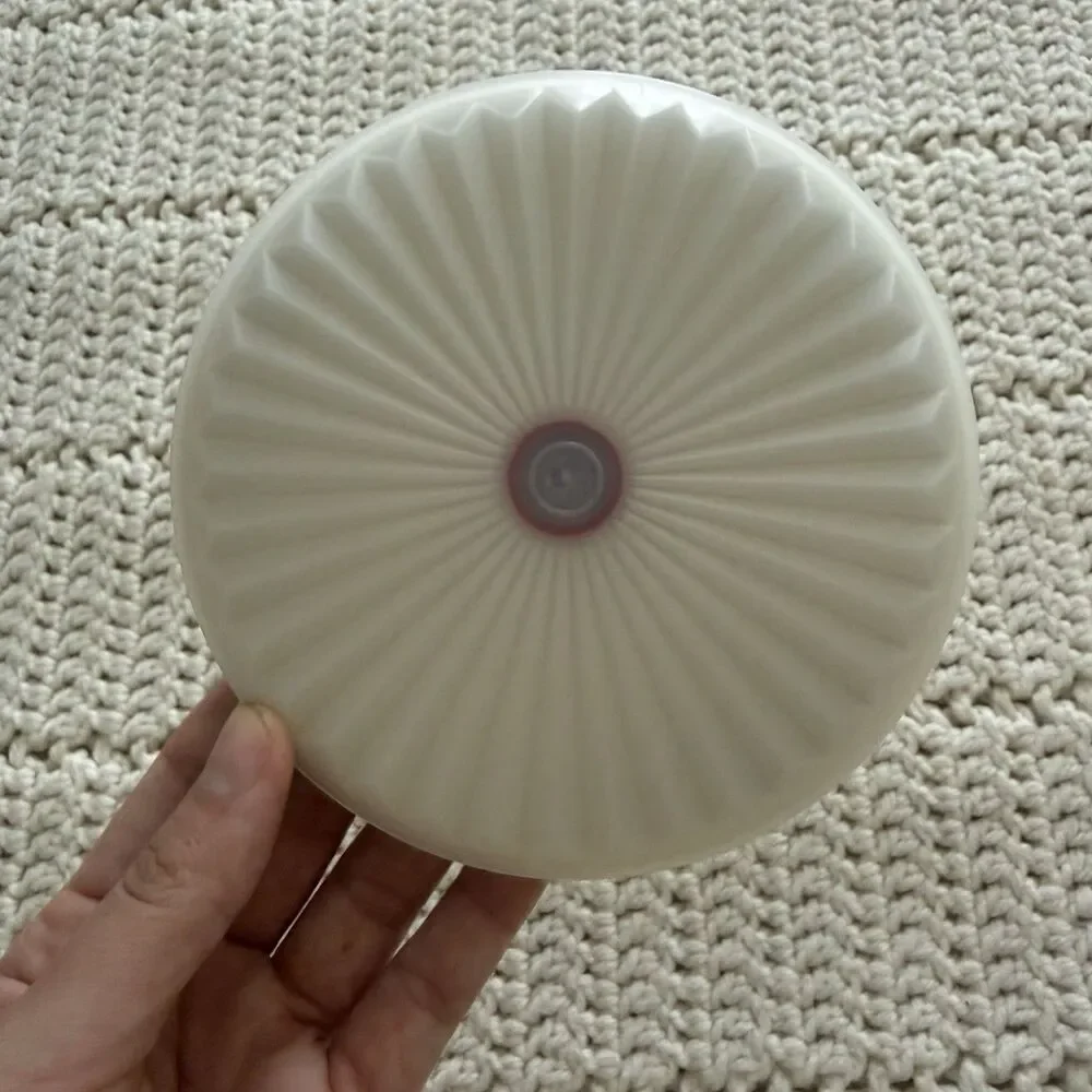 Tupperware replacement push